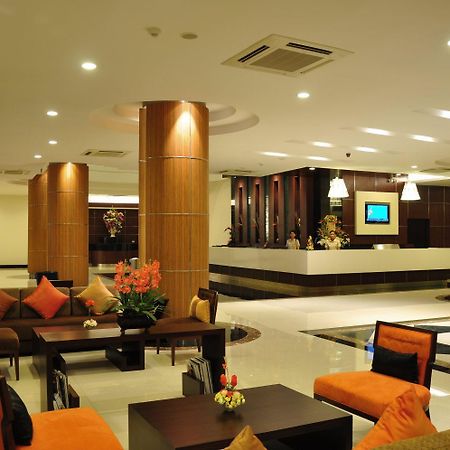 August Suites Pattaya Exterior foto