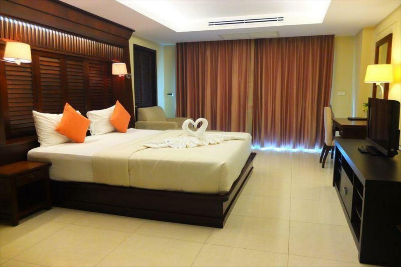 August Suites Pattaya Exterior foto