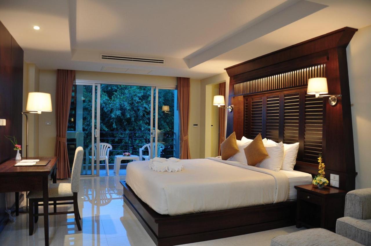 August Suites Pattaya Habitación foto