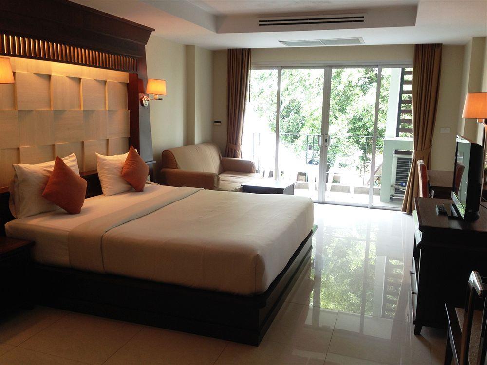 August Suites Pattaya Exterior foto